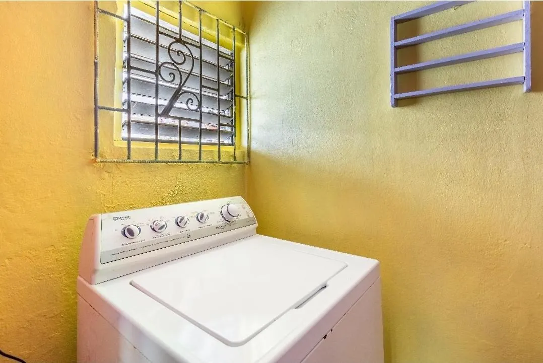 Privatunterkunft Colorful Private Room Oasis Montego Bay Jamaika